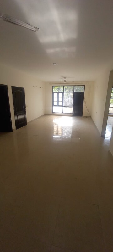 Room in 4 BHK Apartment at Omaxe New Chandigarh, North Mullanpur – for Rent