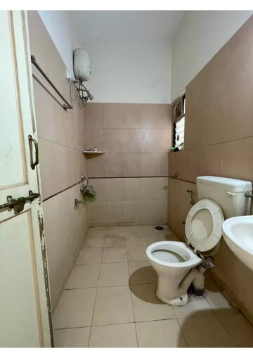 Bathroom in 3 BHK Villa at DSK Senorita, Baner – for Sale