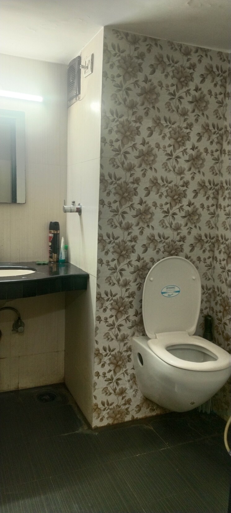 Attached Bathroom, parmeshwari-center Commercial Office Space 550 Sq.Ft. In Mulund West Mumbai 9128141