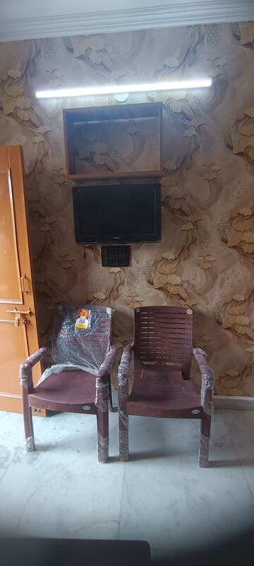 Living Room in 1 RK Builder Floor at Ashok Nagar – for Rent