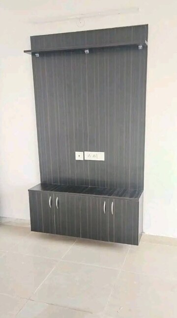 Bathroom in 2.5 BHK Apartment at Panchsheel Greens II, Sector 16 Greater Noida – for Rent