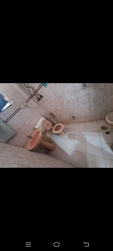 Bathroom in 2 BHK Builder Floor at Vaishali Media Apartment, Vaishali Sector 5 – for Rent