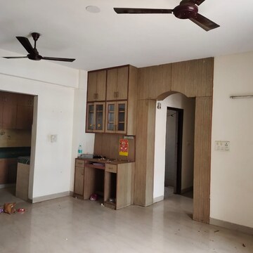 Room in 2 BHK Apartment at TDI City Kingsbury, Sector 61 – for Rent
