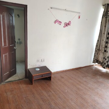 Room in 2 BHK Apartment at TDI City Kingsbury, Sector 61 – for Rent