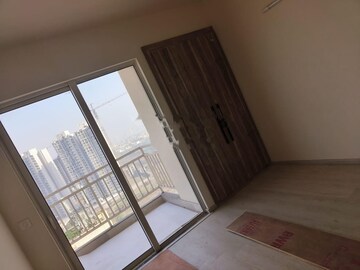 Room in 4 BHK Apartment at M3M Flora 68, Sector 68 – for Rent