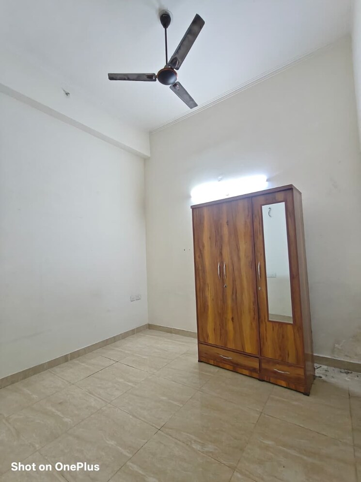 Room, gaur-city-2-14th-avenue 1 Bedroom 540 Sq.Ft. Apartment In Sector 16c Greater Noida Greater Noida 9128260