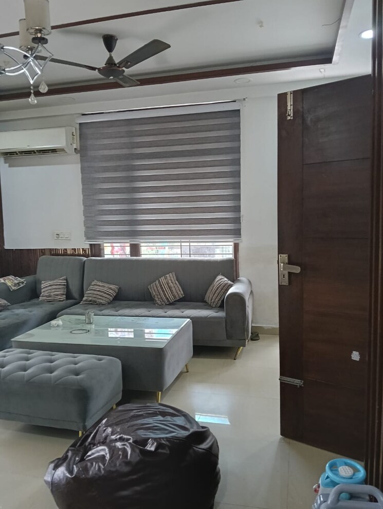 Room, vip road 2 Bedroom 1000 Sq.Ft. Apartment In Vip Road Zirakpur 9128245