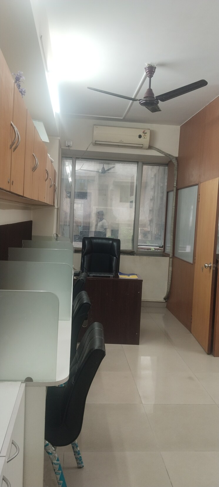 Team Area, parmeshwari-center Commercial Office Space 365 Sq.Ft. In Mulund West Mumbai 9128275