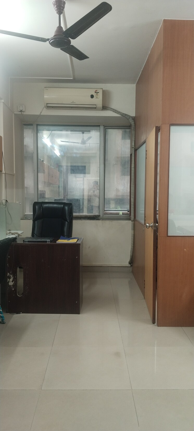 Team Area, parmeshwari-center Commercial Office Space 365 Sq.Ft. In Mulund West Mumbai 9128275