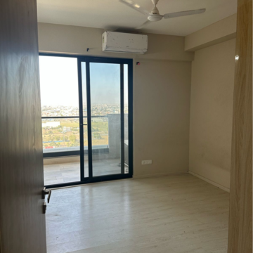 Room in 3 BHK Apartment at Conscient Hines Elevate, Sector 59 – for Rent