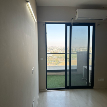 Room in 3 BHK Apartment at Conscient Hines Elevate, Sector 59 – for Rent