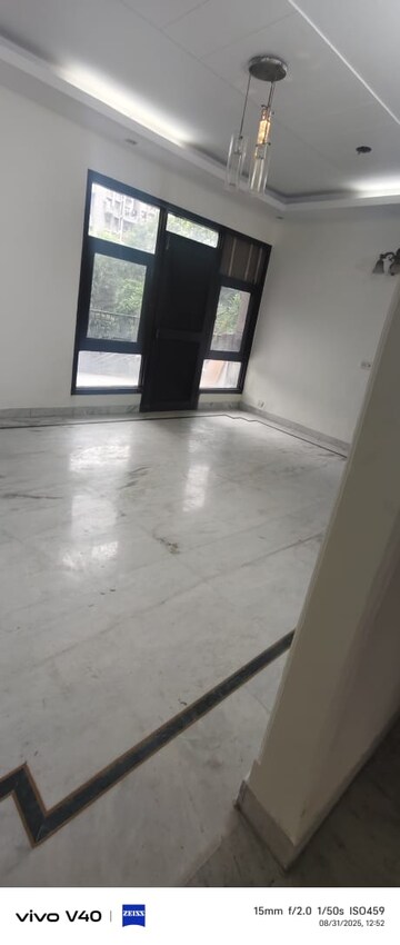 Room in 3 BHK Apartment at Sector 12 Dwarka – for Rent