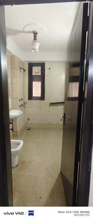 Bathroom in 3 BHK Apartment at Sector 12 Dwarka – for Rent