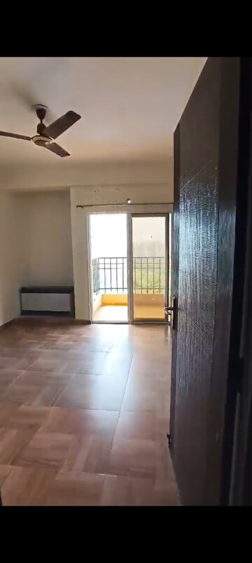 Room in 2 BHK Apartment at Himalaya Pride, Tech Zone 4 Greater Noida – for Sale