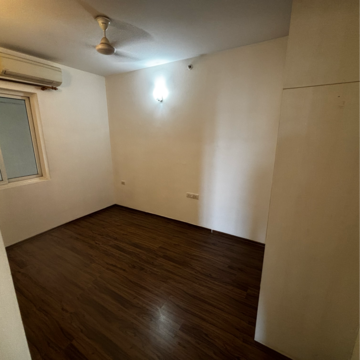 Room in 4 BHK Apartment at Emaar Palm Terraces Select, Sector 66 – for Rent