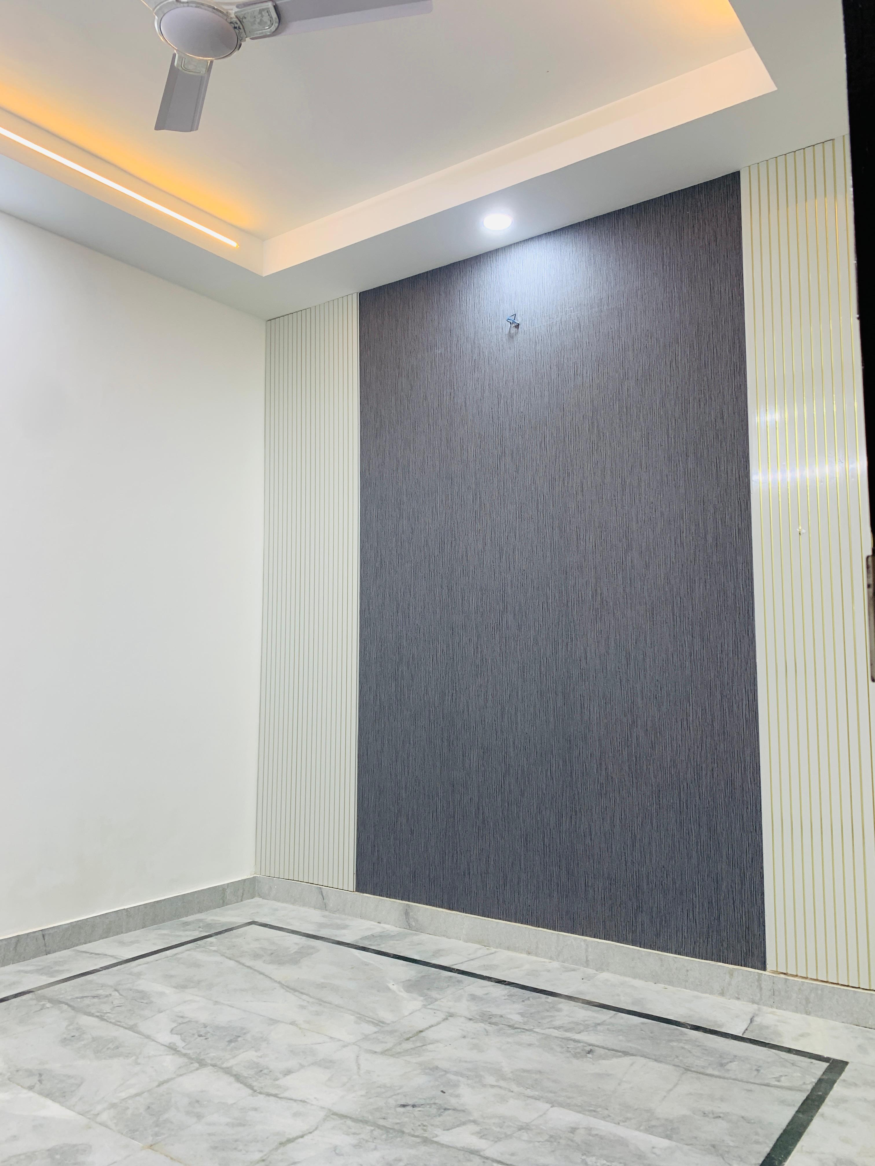 4 BHK + Pooja Room,Servant Room,Study Room,Extra Room Builder Floor For Rent in Green Fields Colony