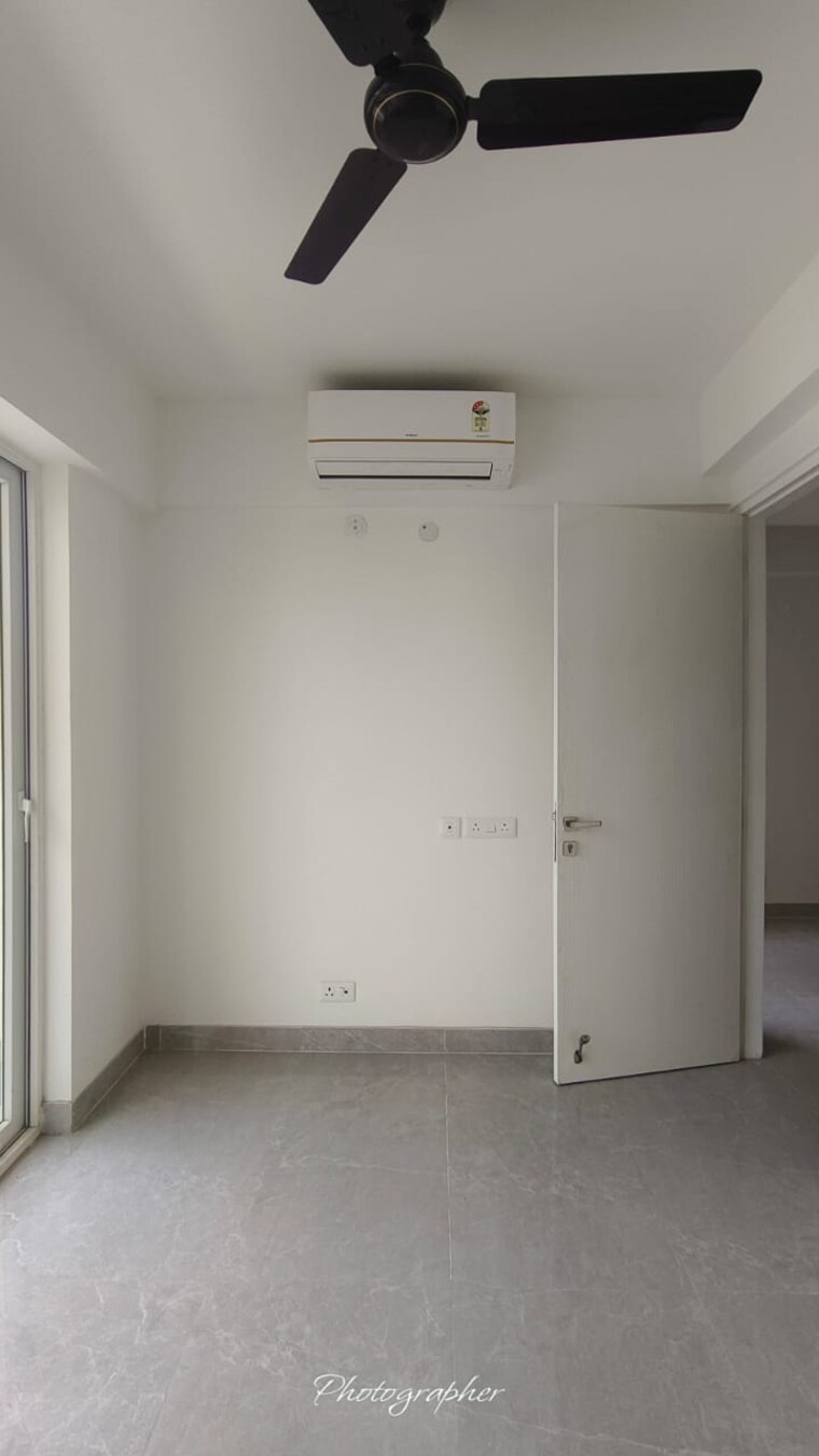 Room, signature-global-city-92 2 Bedroom 1190 Sq.Ft. Apartment In Sector 92 Gurgaon 9128360