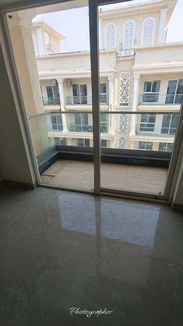 Room in 2 BHK Apartment at Signature Global City 92, Sector 92 – for Sale