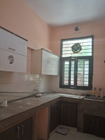 Kitchen in 2 BHK Builder Floor at Sector 29 – for Rent
