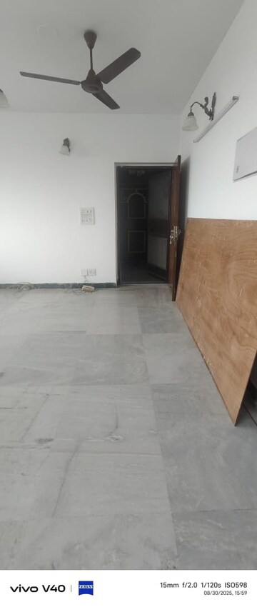 Room in 3 BHK Apartment at Sector 12 Dwarka – for Rent