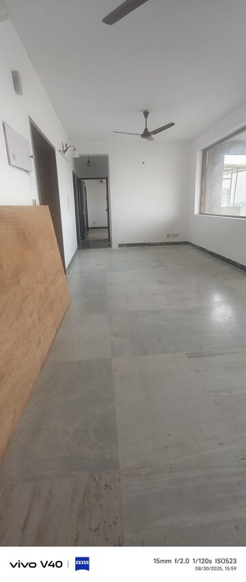 Room in 3 BHK Apartment at Sector 12 Dwarka – for Rent