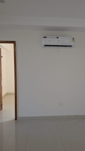Room in 3 BHK Apartment at Sector 82 – for Sale