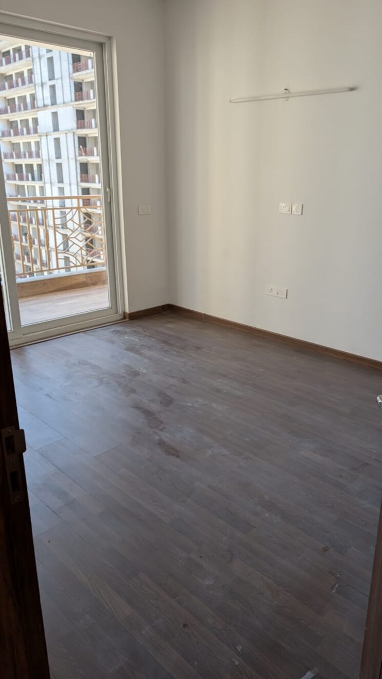 Room, sector 82 3 Bedroom 1550 Sq.Ft. Apartment In Sector 82 Mohali 9128371