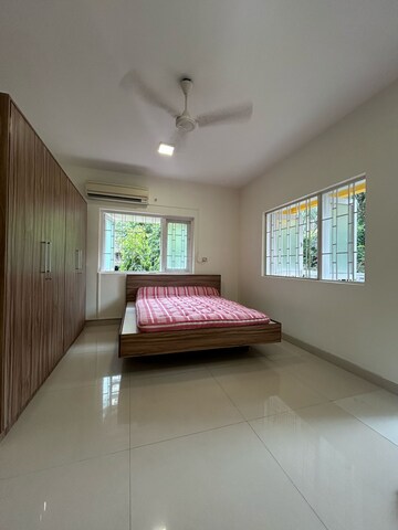 Bedroom in 2 BHK Villa at Juhu Jivan, Juhu – for Rent