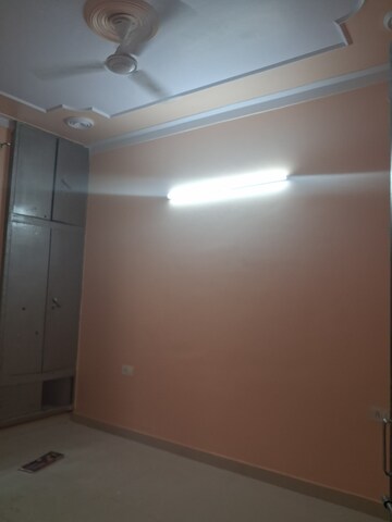 Room in 2 BHK Builder Floor at Sector 29 – for Rent