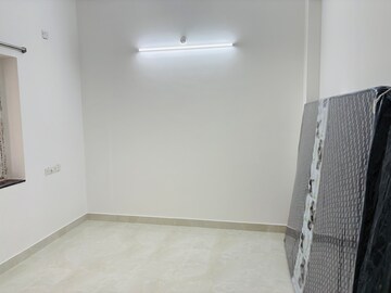 Room in 2 BHK Builder Floor at Kondapur – for Rent