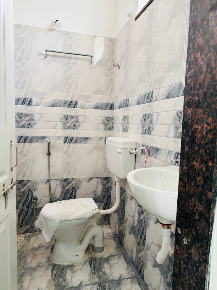 Bathroom, kondapur 2 Bedroom 1050 Sq.Ft. Builder Floor In Kondapur Hyderabad 9128381