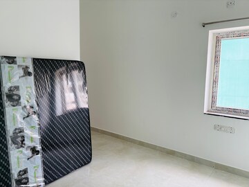Room in 2 BHK Builder Floor at Kondapur – for Rent