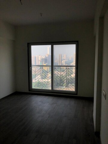 Room in 3 BHK Apartment at Yash Orion, Goregaon East – for Sale