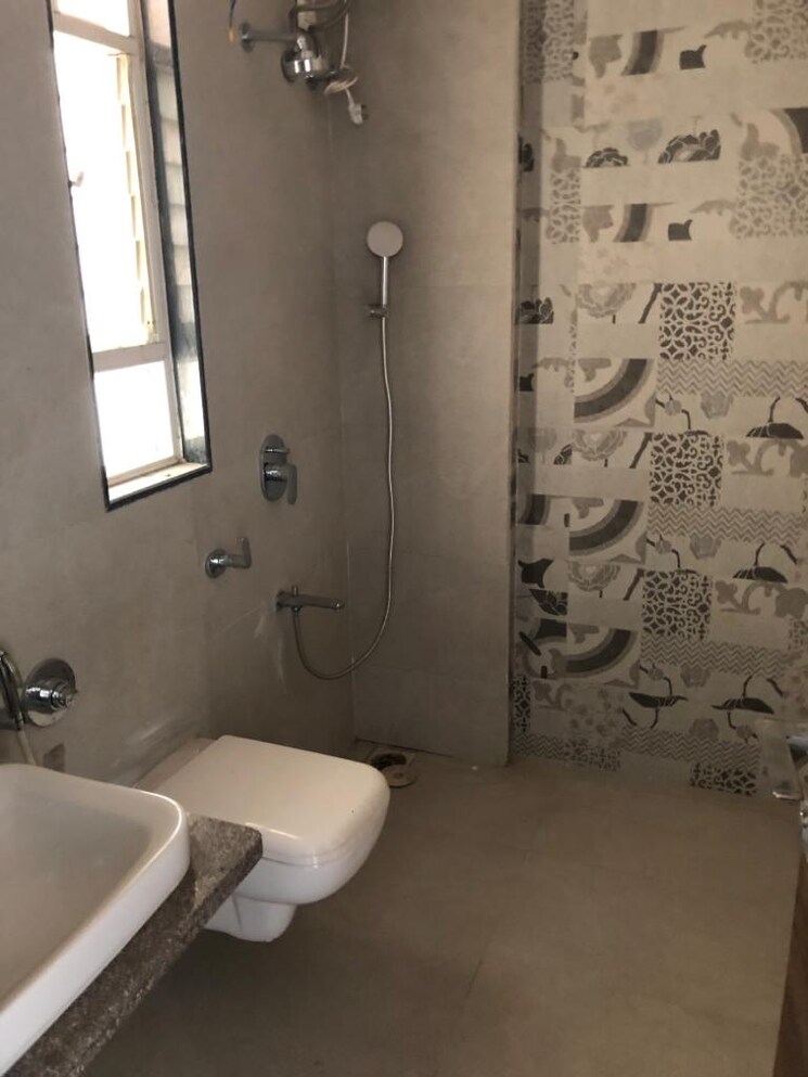 Bathroom, yash-orion 3 Bedroom 1060 Sq.Ft. Apartment In Goregaon East Mumbai 9128400