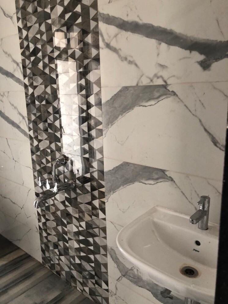 Bathroom, yash-orion 3 Bedroom 1060 Sq.Ft. Apartment In Goregaon East Mumbai 9128400