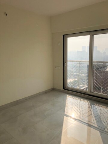 Room in 3 BHK Apartment at Yash Orion, Goregaon East – for Sale