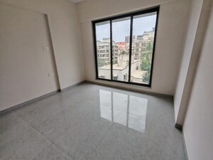 Room in 3 BHK Apartment at Dynamic Panchsheel Heights, Kandivali West – for Sale