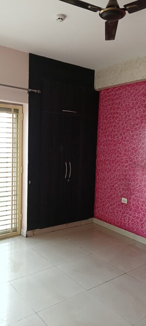 Room in 2 BHK Apartment at Panchsheel Greens II, Sector 16 Greater Noida – for Sale