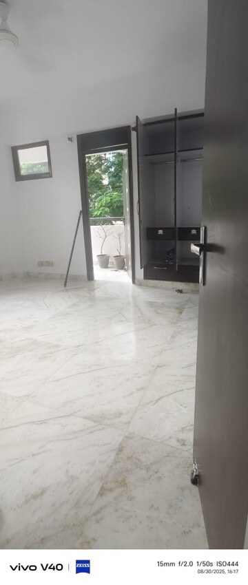 Room in 3 BHK Apartment at Sector 18 Dwarka – for Rent