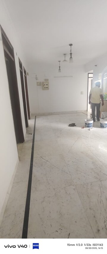 Room in 3 BHK Apartment at Sector 18 Dwarka – for Rent
