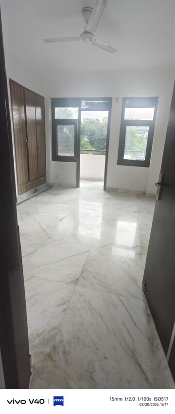 Room in 3 BHK Apartment at Sector 18 Dwarka – for Rent