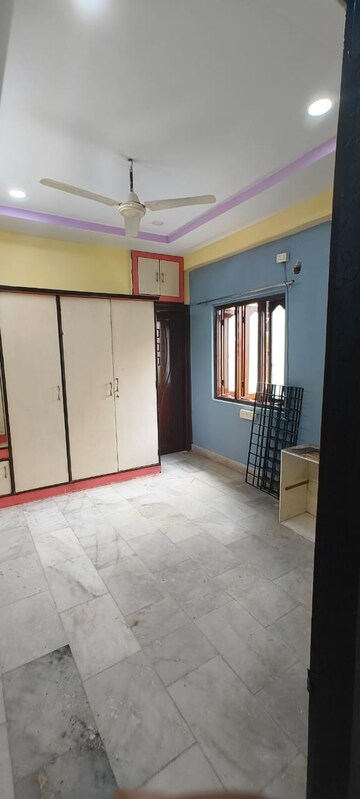 Room in 3 BHK Apartment at Jains Carlton Creek, Manikonda – for Rent
