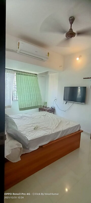Bedroom in 1 BHK Apartment at Siddharth Enclave Mumbai, Lower Parel – for Rent