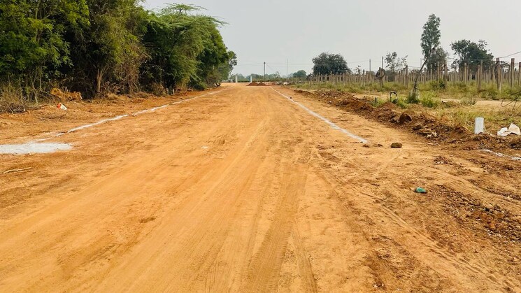 Plot For Sale in Sri North Wave