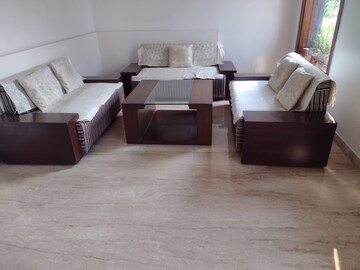 Living Room in 4 BHK Builder Floor at Unitech South City II, Sector 50 – for Rent