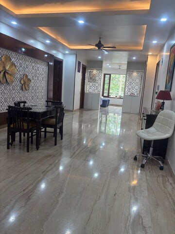 Living Room in 4 BHK Builder Floor at Unitech South City II, Sector 50 – for Rent