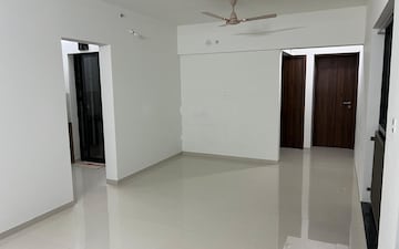 Room in 2 BHK Apartment at Shapoorji Pallonji Sensorium, Hinjewadi – for Rent