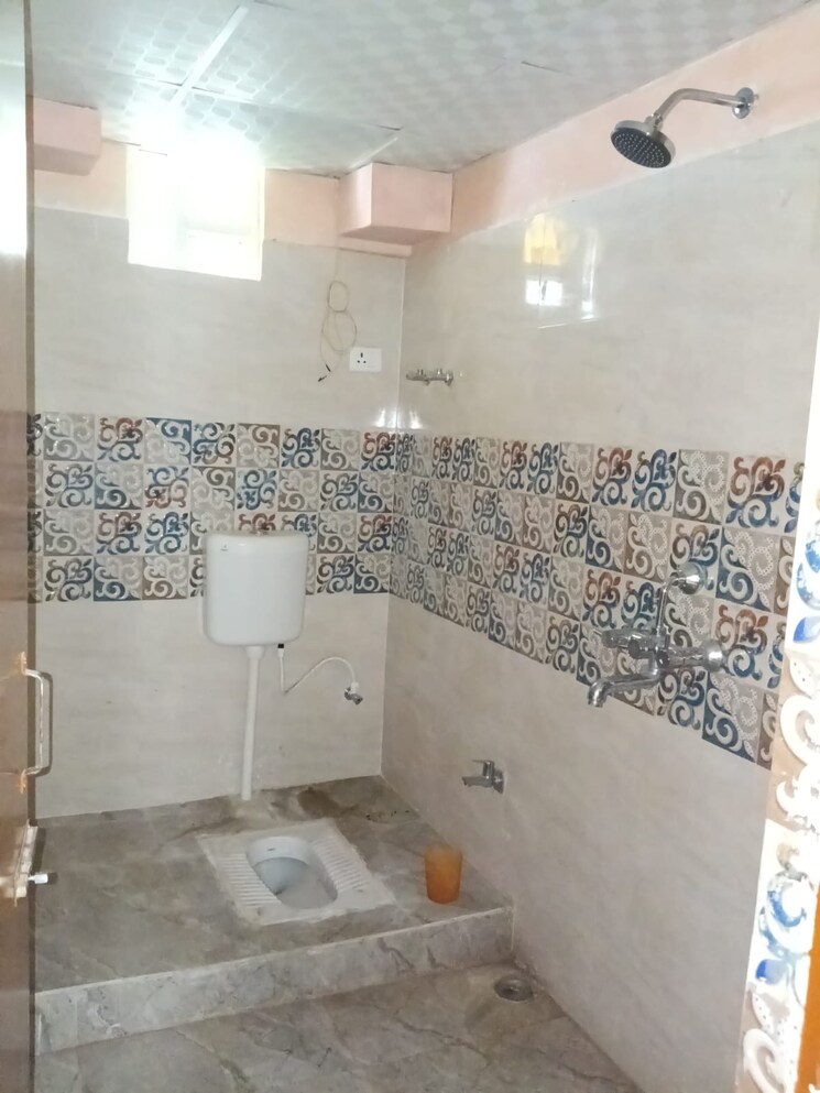 Bathroom, bailey road 3 Bedroom 1650 Sq.Ft. Apartment In Bailey Road Patna 9128489