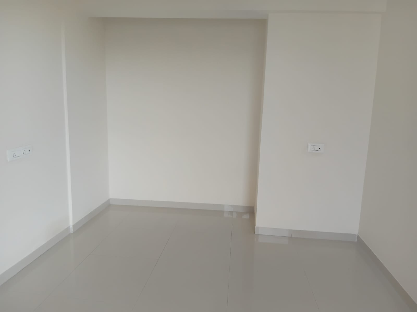 1 BHK Apartment For Rent in Lodha Amara