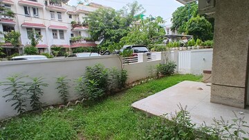 2.5 BHK Builder Floor – Exterior View View at Unitech South City II, Sector 50 - for Rent
